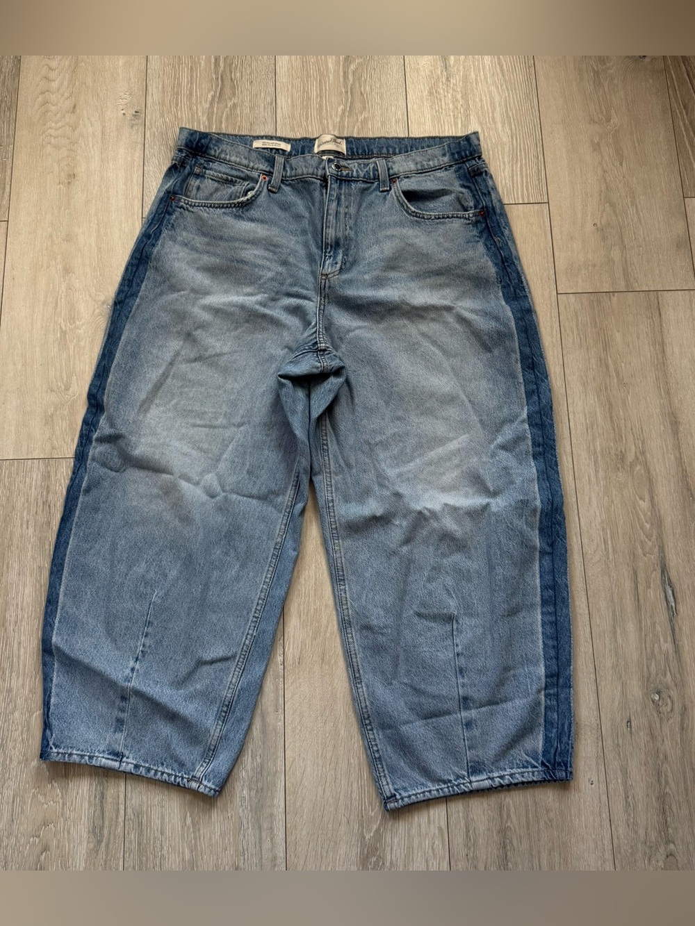 Universal Thread High Rise Easy Barrel Two-Tone Blue Denim Jeans size 16